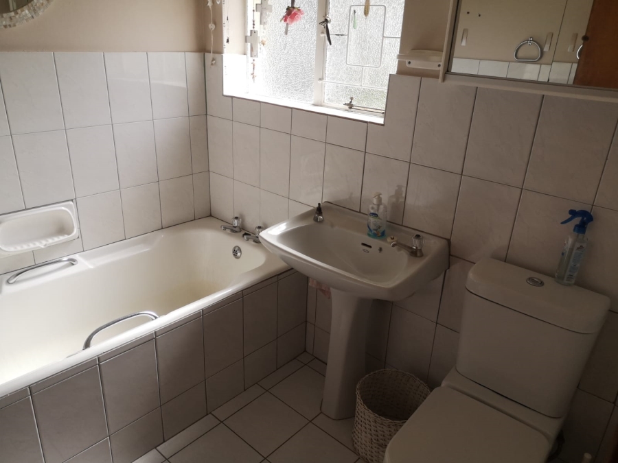 4 Bedroom Property for Sale in Despatch Central Eastern Cape